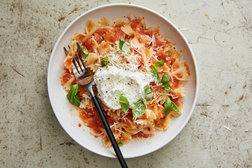 Image for Pasta With Fresh Tomato Sauce and Ricotta