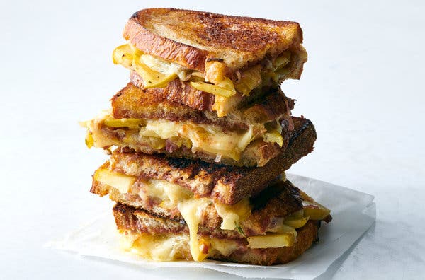 Grilled Cheese With Apples and Apple Butter