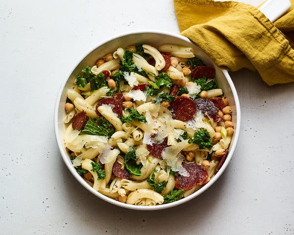 Pasta With Chorizo, Chickpeas and Kale