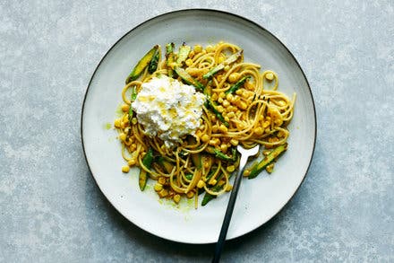 Caramelized Corn and Asparagus Pasta With Ricotta