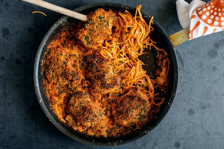 One-Pan Crispy Spaghetti and Chicken