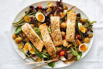 Sheet-Pan Roasted Salmon Niçoise Salad