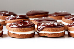 Image for Malt Chocolate and Marshmallow Sandwiches