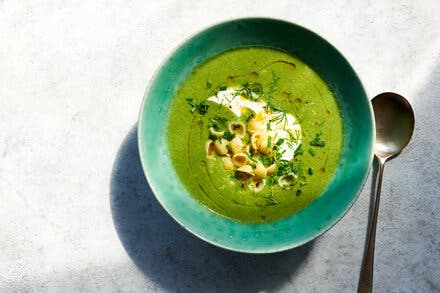 Lemony Pea and Spinach Soup