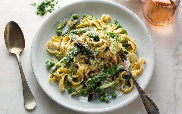 Pasta Primavera With Asparagus and Peas