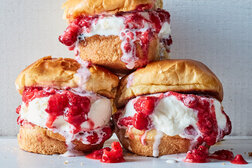 Image for Strawberry and Ice Cream Sandwiches