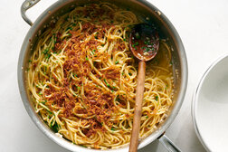 Image for Spaghetti Aglio e Olio e Fried Shallot