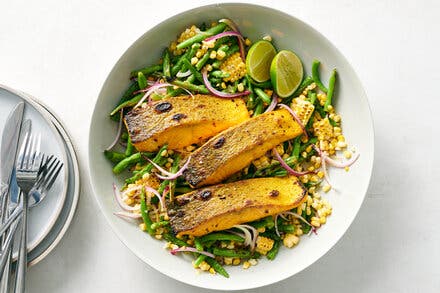 Broiled Turmeric Salmon With Corn and Green Beans