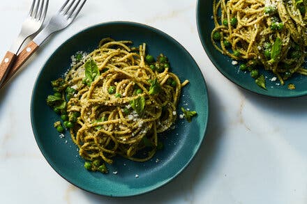 Smoked Almond Pesto Spaghetti