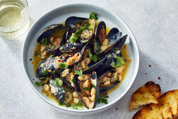 Image for Mussels With White Beans, Garlic and Rosemary