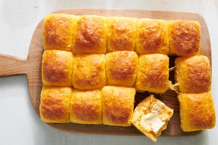 Sweet Potato Buttermilk Pull-Apart Rolls