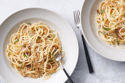 Black Pepper and Onion Spaghetti