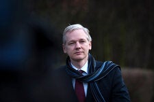 Julian Assange en Londres en 2011. Se espera que a primera hora del miércoles se declare culpable de un único cargo de obtención y difusión ilegal de información de seguridad nacional.