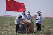 Officials prepared to recover the landing module of the Chang’e-6 moon probe after it landed in Inner Mongolia, in northern China, on Tuesday.