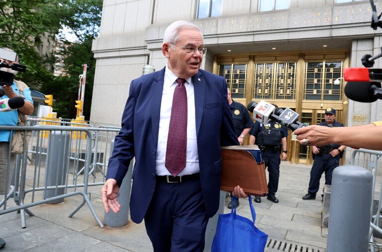 The meeting between Senator Robert Menendez’s lawyer and federal prosecutors was a moment of great risk and potential peril for Mr. Menendez — and the effort failed.