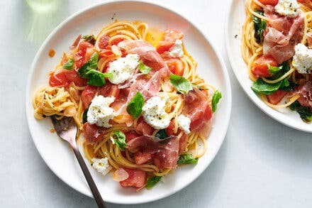 Fresh Tomato, Basil and Prosciutto Pasta 