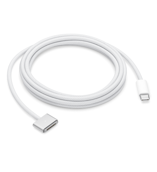 Biały przewód z USB-C na MagSafe 3 (2 m) wyposażony jest w złącze magnetyczne, które naprowadza wtyczkę na gniazdo zasilania notebooka Mac.