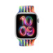 Apple Watch 프라이드 에디션 브레이드 솔로 루프와 밴드와 어울리는 디자인의 프라이드 래디언스 Apple Watch 페이스. 밴드와 페이스의 색상이 자연스럽게 이어집니다.