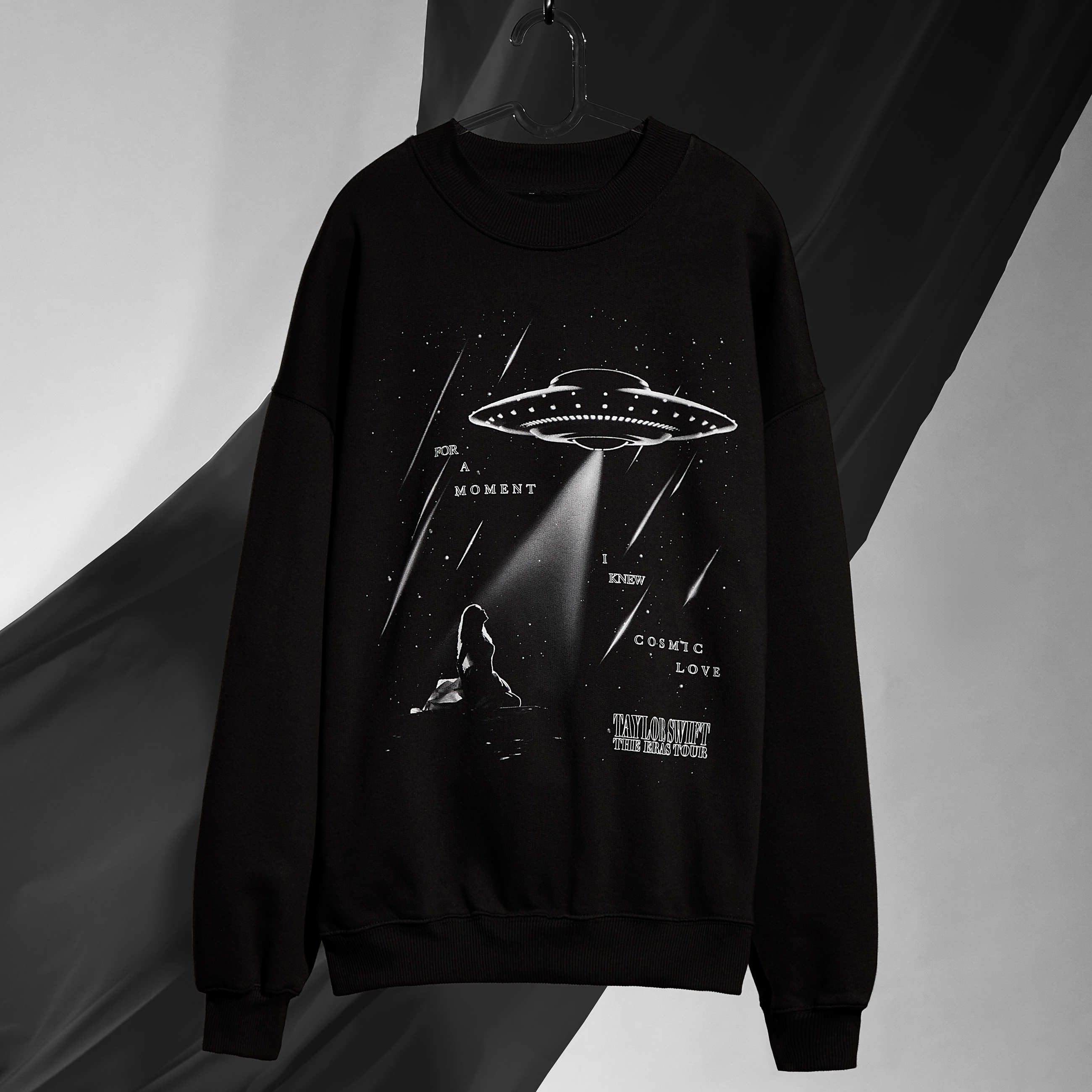 Taylor-Swift-Taylor-Swift-The-Eras-Tour-Down-Bad-Live-Photo-Oversized-Crewneck-Sweater-schwarz-508596-471991.2eb1de3f