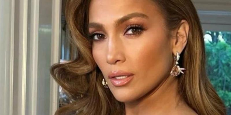 Jennifer Lopez close up