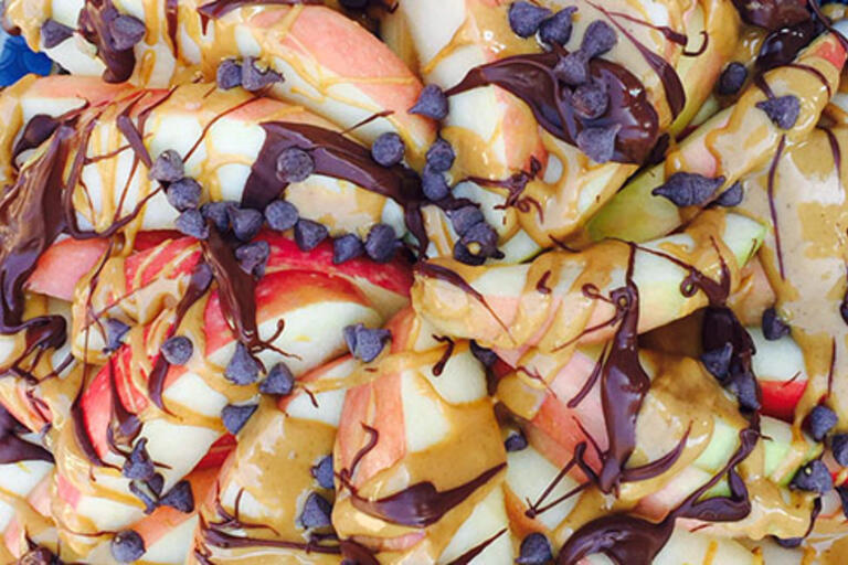 chocolate peanut butter apple nachos