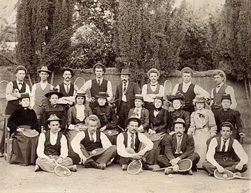 Op dié foto van die Teologiese Skool Burgersdorp se tennisklub, 1902, die Amicitia Tennis Club, sit die toekomstige ds. Krüger regs in die voorste ry. Volledige name: I.D. du Plessis (bes moontlik eintlik D.P. du Plessis), H.J.R. du Plessis, H.D. Lessing, N.H. van der Walt, I.D. Krüger. 2e ry: Francisca Lion Cachet, Annie Lion Cachet, Sannie Venter, Annie Coetzee, Tinie Vorster, Annie Coetzer, Lettie Postma, Martie Venter, Marie Postma. 3e ry: P.W. Bingle, B.R Grobler, T.N. Venter, J. Kruger, J.C. Venter, D.G. Kruger, A.P.C. Duvenage, H.J.J. Van der Walt. Die vroue in die tweede ry het die eggenotes geword van: di. H.C. Lutingh, H.J.J. Van der Walt, H.J.R. du Plessis, H. Strecter, J.C. Venter, J. Grobler, prof. J.A. du Plessis, ds. N.H. van der Walt en prof. J.D Du Toit.