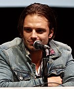 Sebastian Stan: James Buchanan «Bucky» Barnes / Neguko Soldadua