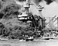 Nava de luptă USS West Virginia lovit de două bombe aeriene și 7 torpile.