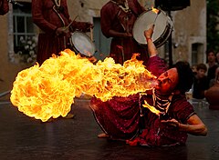 Drugo mjesto: Fire breathing "Jaipur Maharaja Brass Band" in Chassepierre, Belgium. Luc Viatour (CC-BY-SA-2.5, 2.0, 1.0)