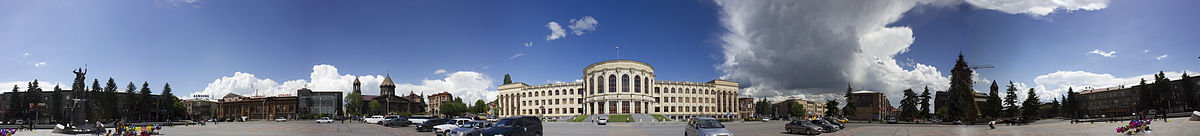 Panorama vido de la ĉefplaco de Gjumri