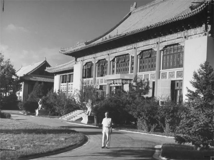 File:John Leighton Stuart at Administration Building, Yenching University Campus, Beijing, 1946.webp