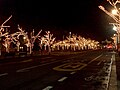 Ein Teil der alljährlichen Weihnachtsbeleuchtung in der Straße Unter den Linden in Berlin, Dezember 2009.