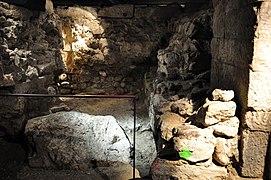 Wasserkirche, Zurique, com 'Pedra mártir' de Félix e Regula