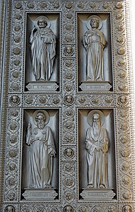 Sculpture of Four Apostles on central portal