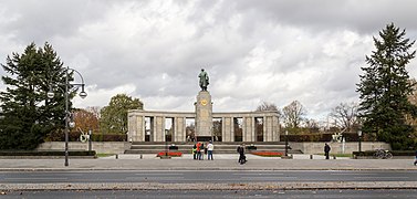 Berlin, Sowjetisches Ehrenmal -- 2013 -- 4777.jpg