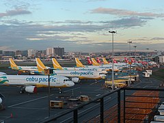 Cebu Pacific en Air Asia vliegtuie