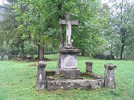 Monument dedicat Regimentului 9 Infanterie Honvezi în Cimitirul Eroilor din Valea Uzului