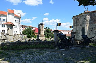 Ansamblul memorial 1916-1918 din Târgu Ocna („Cimitirul cu tunuri”)