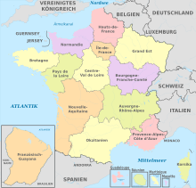 Grafik Frankreichs mit 18 farbig markierten Regionen. Am unteren Bildrand sind in weiteren Feldern die Überseegebiete Französisch-Guyana, Guadeloupe, Réunion, Martinique und Mayotte.