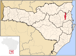 Location in the state o Santa Catarina and Brazil