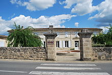 Aubie-et-Espessas Mairie.JPG