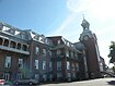 L'Hôtel-Dieu Saint-Joseph d'Edmundston. Retrait des lumières parasites et amélioration des couleurs.