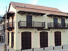 Casa Lacorazza oan Plaza San Nicolás