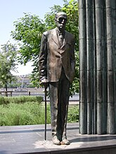 Statue of Mihály Károlyi, Budapest