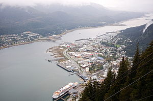 Aerial view o Dountoun Juneau, the cruise ship port, an Douglas Island frae the Moont Roberts Tramway.