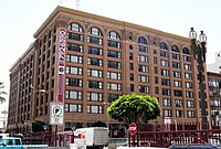 Pacific Electric Building[англ.](штаб-квартира полиции)