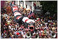 Português: Troça Carnavalesca Minha Cobra desfilando em 2012.