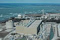 The Bruce B Generating Station, showing a large vacuum building (left) serving 4 separate units that have a BWR-like shield building around them individually