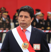 Imagen recortada de Pedro Castillo en una ceremonia oficial (2022).png