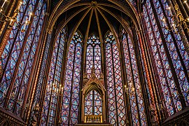 Arhitectura gotică: Vitralii din Sainte-Chapelle (Paris), terminată în 1248, construită în principal între 1194 și 1220